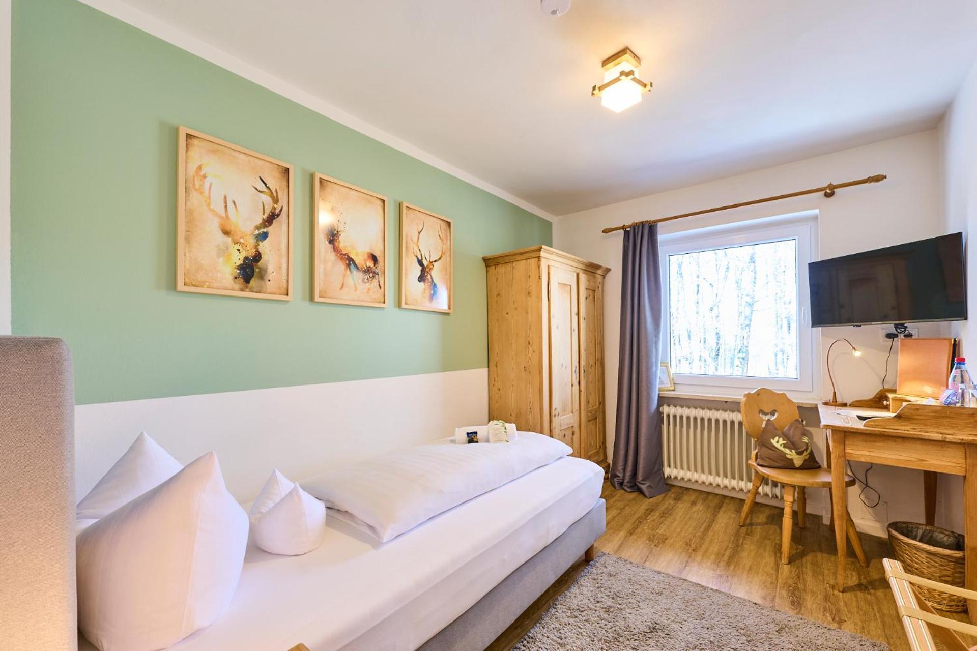 Hotel Waldgasthof Buchenhain 3*